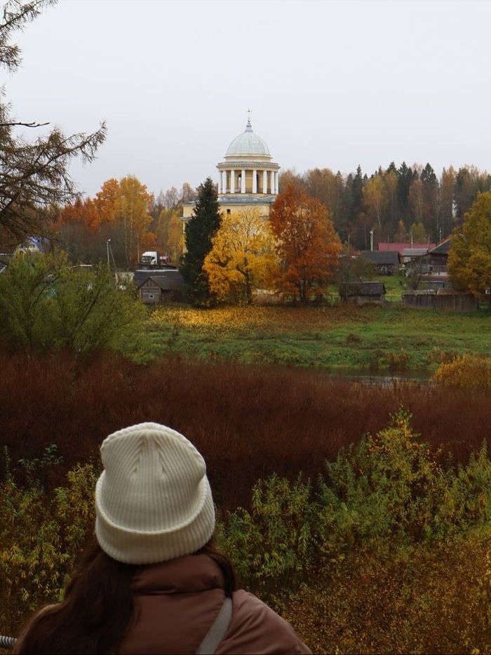 Mùa thu tại Nga lãng mạn bởi sắc vàng và đỏ của lá cây. Nguồn: vallend.art