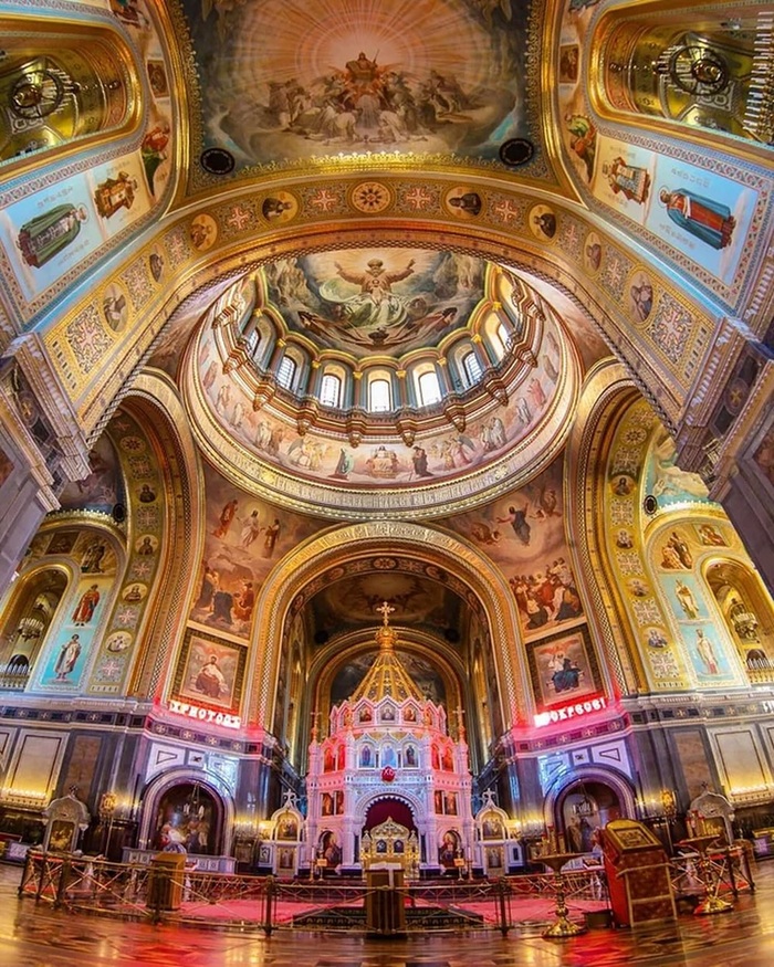 Không gian nội thất xa hoa bên trong nhà thờ Chúa Cứu Thế tại thành phố Moscow. Nguồn: architecteuropa
