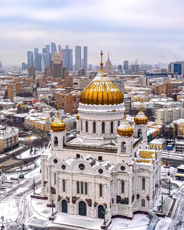 Khám phá phong cách Russian Revival độc đáo của nhà thờ chính tòa Chúa Kitô Đấng Cứu Độ. Nguồn: nikybwd