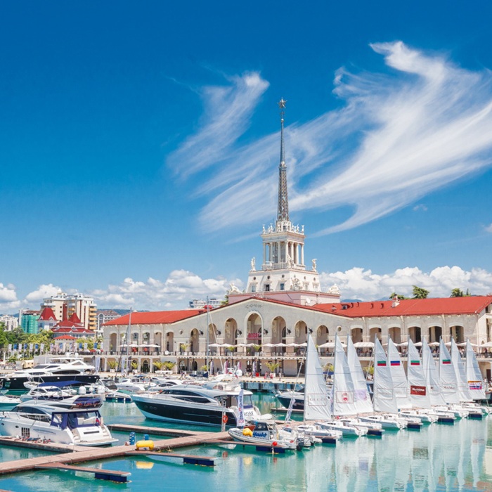 Tận hưởng nghỉ dưỡng ven biển cao cấp tại thành phố Sochi. Nguồn: arfa_sochi