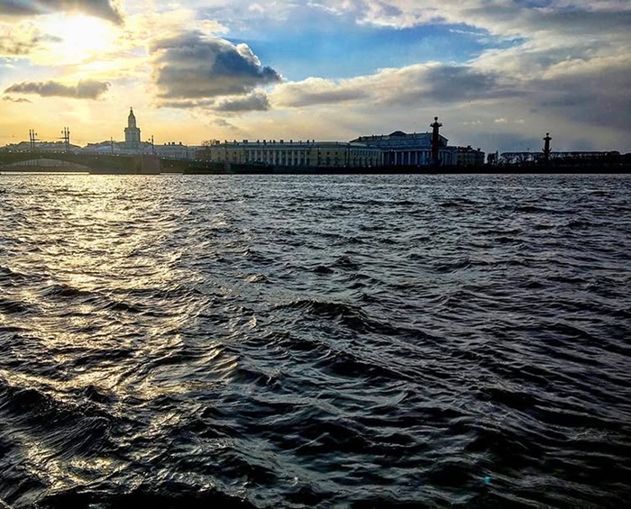 Chiêm ngưỡng sông Neva - Biểu tượng lãng mạn của cố đô Saint Petersburg. Nguồn: dianna_tour_in_spb
