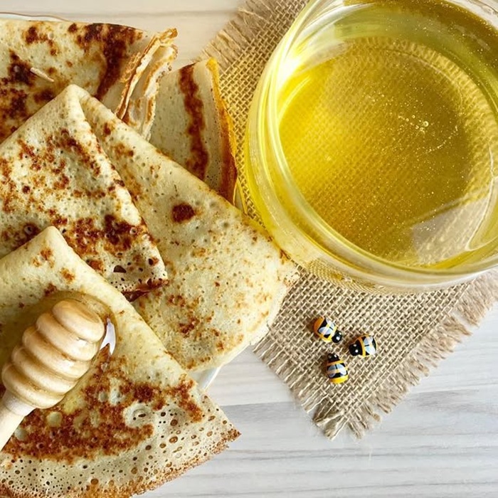 Blini S Myodom: Sự kết hợp hoàn hảo giữa bánh kếp và mật ong. Nguồn: bochkamyoda