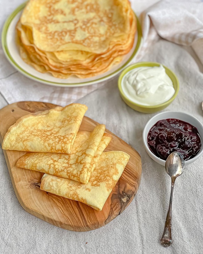 Hướng dẫn cách làm bánh xếp Blini của Nga thơm ngon chuẩn vị. Nguồn: ketotammi