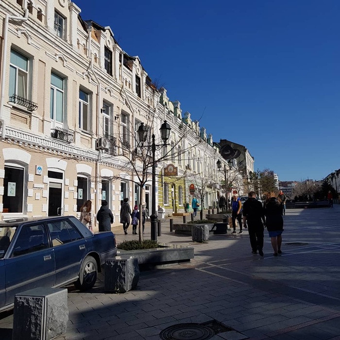 Dạo bước check-in tại con phố đi bộ lãng mạn nhất Vladivostok. Nguồn: guidevlad
