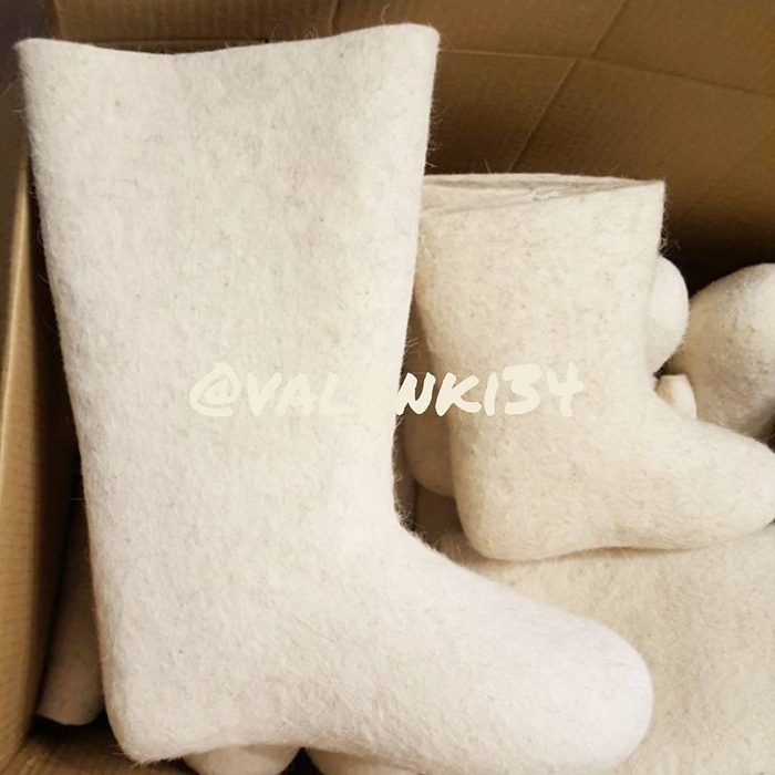 Ủng len Valenki là sản phẩm truyền thống được yêu thích rộng rãi. Nguồn: samokatki